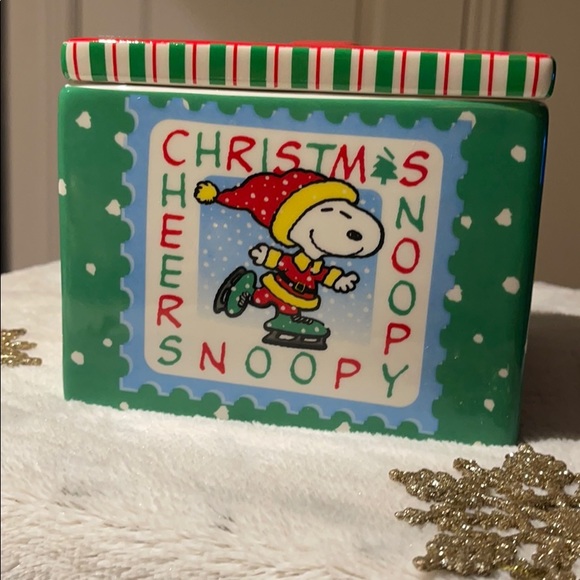 Peanuts Snack Jark - jolly holiday ๐๐โฅ๏ธ๐ - Picture 2 of 9